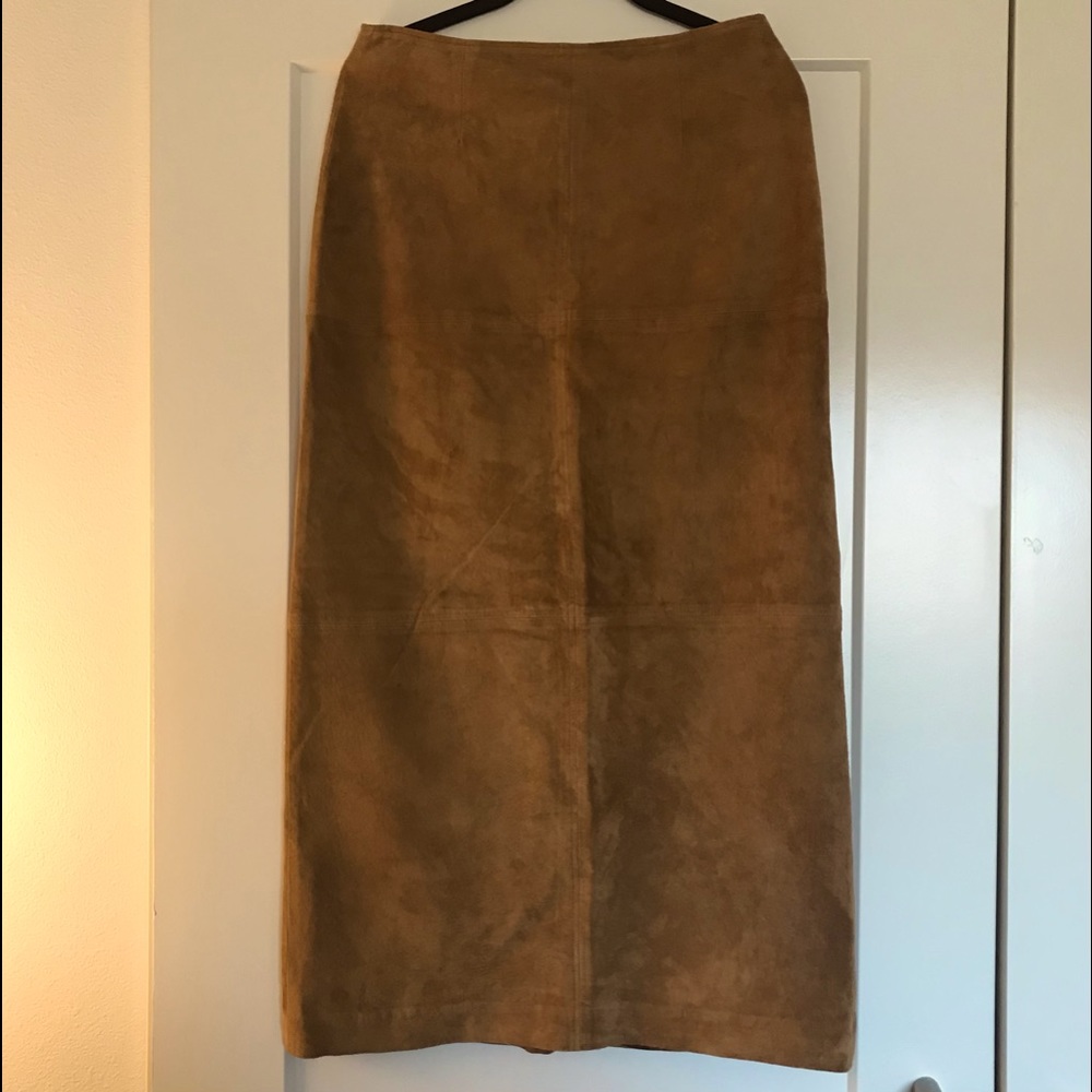 Suede Maxi Skirt. Warm Golden Hue. Perfect Condition. Size 6 to 8.